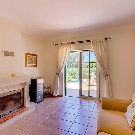 Yellow Country house Almancil