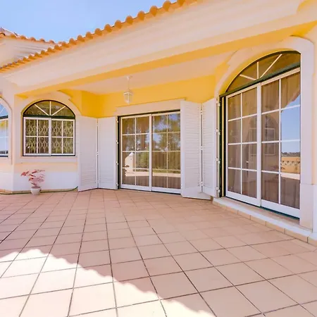 Country house Yellow *